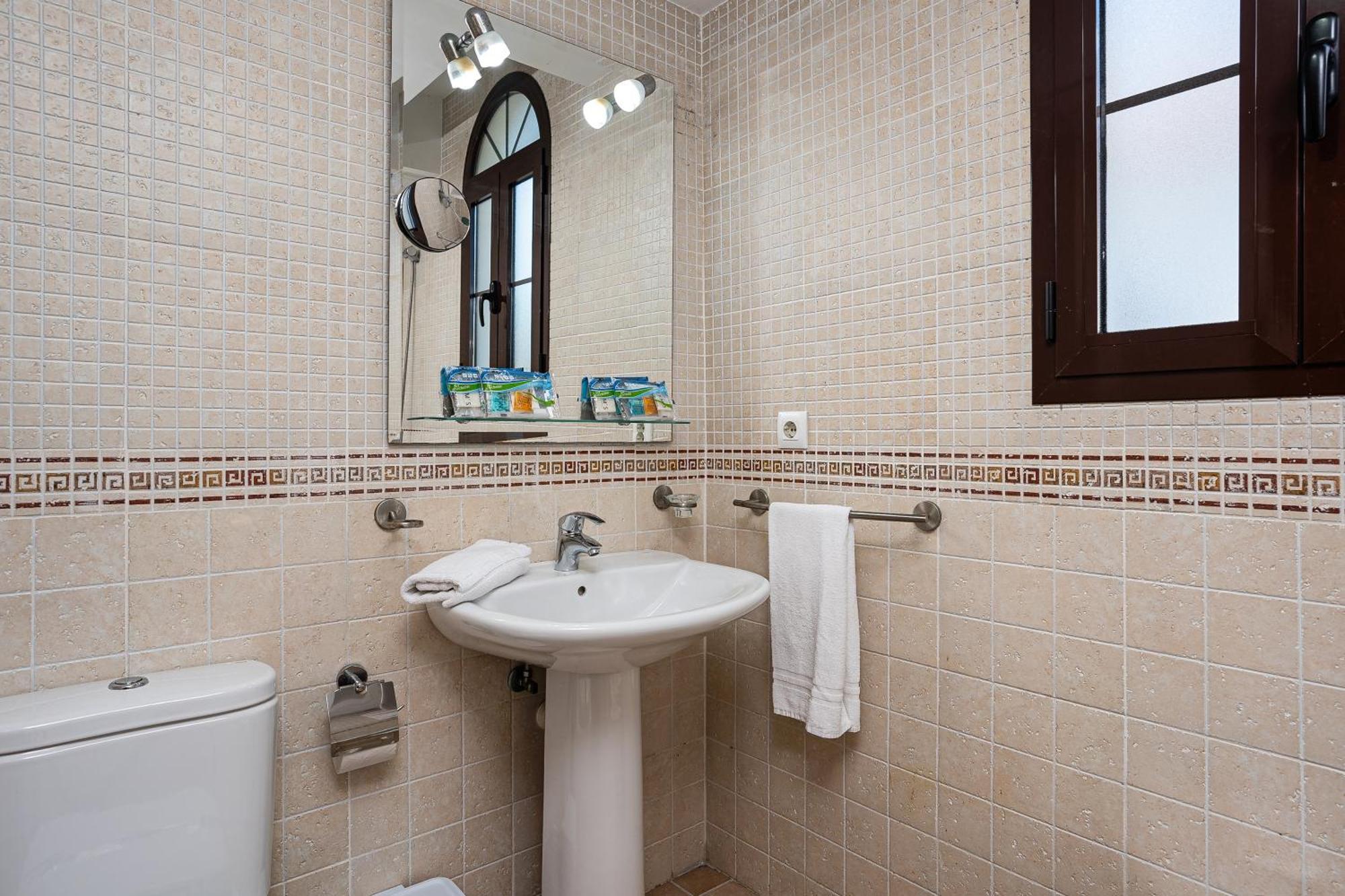 Apartamento Familiar Muy Soleado Cerca De La Playa Y Parking Incluido Chiclana de la Frontera Exterior foto
