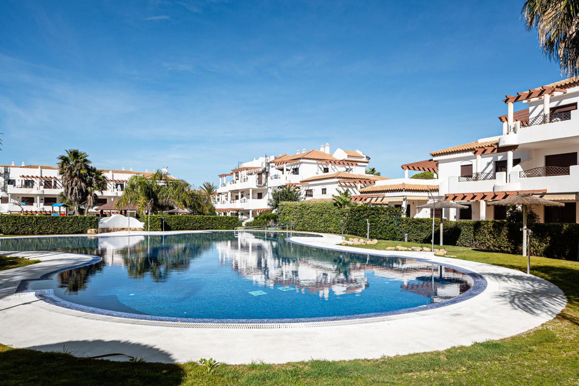 Apartamento Familiar Muy Soleado Cerca De La Playa Y Parking Incluido Chiclana de la Frontera Exterior foto