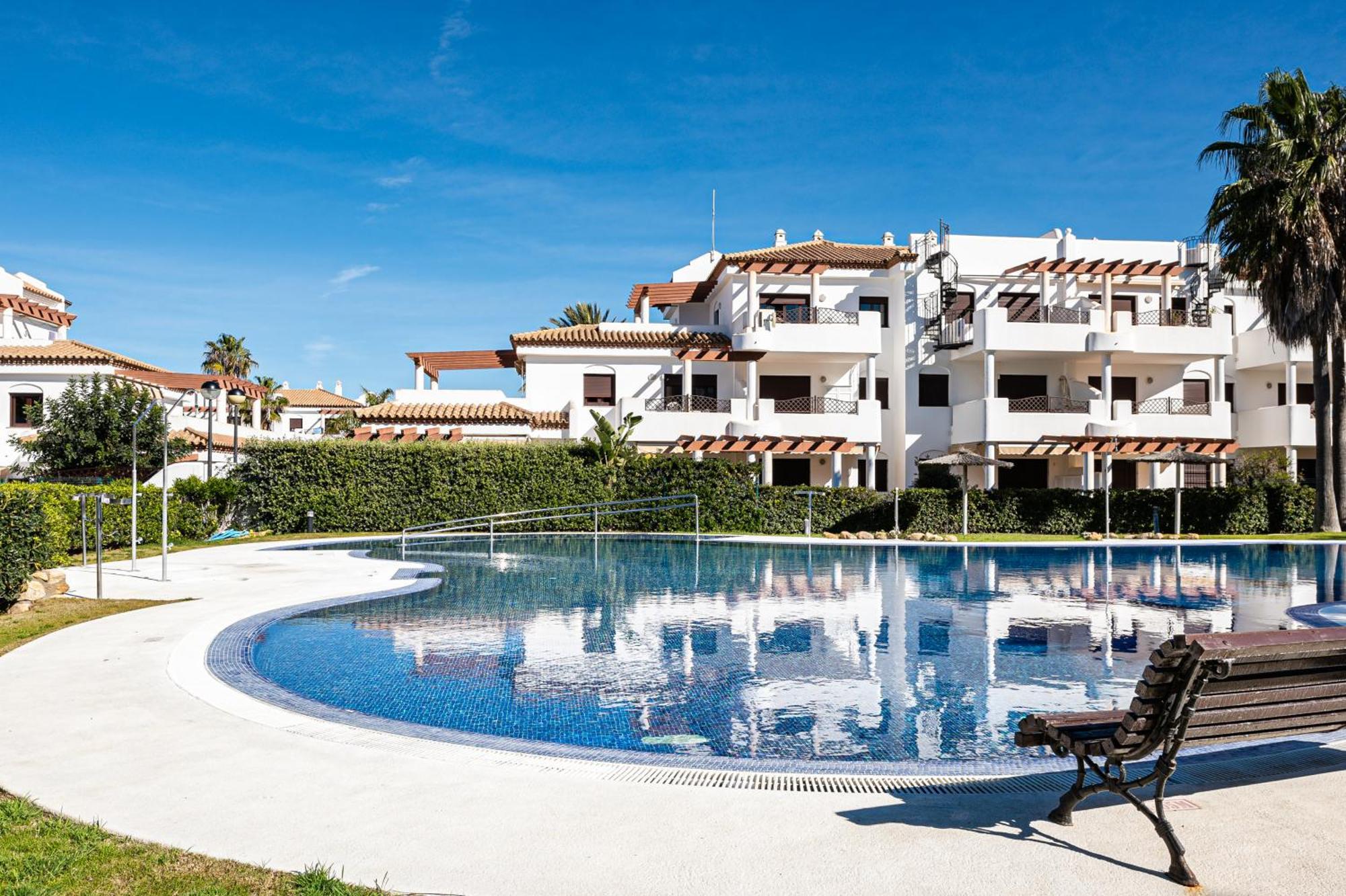 Apartamento Familiar Muy Soleado Cerca De La Playa Y Parking Incluido Chiclana de la Frontera Exterior foto