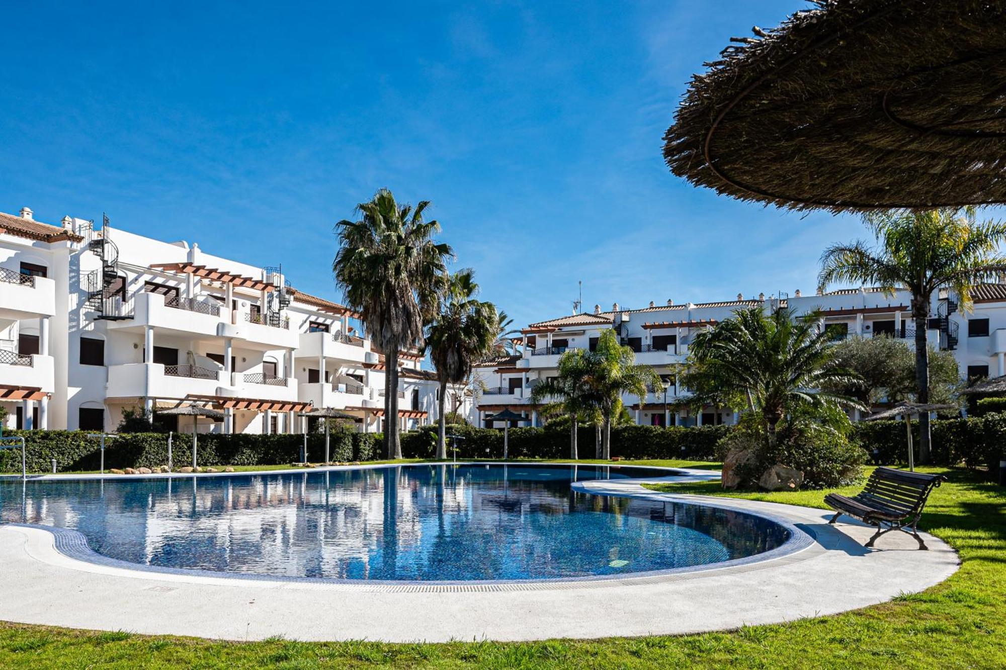 Apartamento Familiar Muy Soleado Cerca De La Playa Y Parking Incluido Chiclana de la Frontera Exterior foto